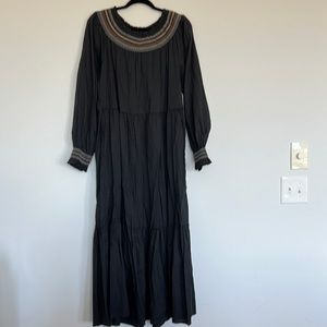 Universal thread Xxl nwt black embroidered maxi long sleeve dress. Full skirt